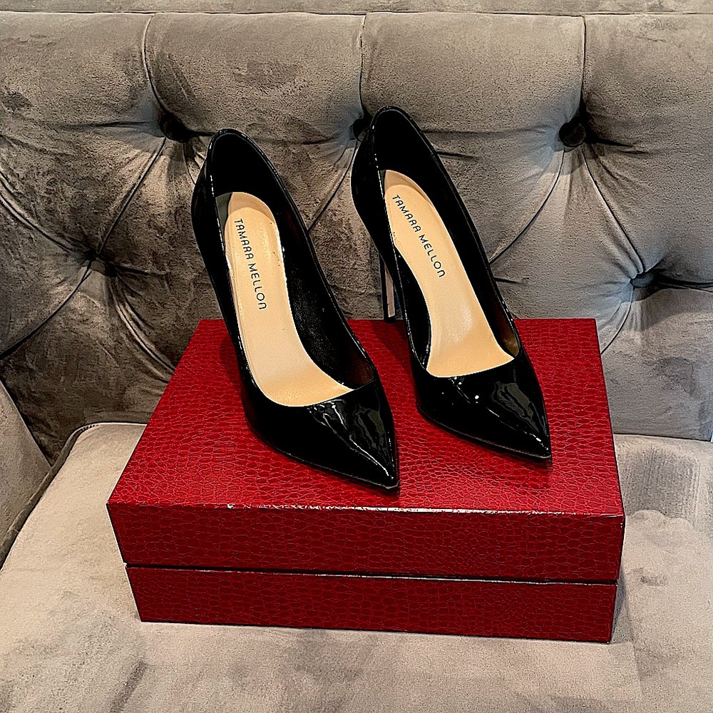 Tamara Mellon black patent leather high heel (100mm) size 38. Closed toe